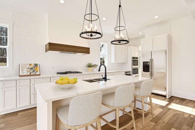 Building Photo - 641 Fletcher Rd