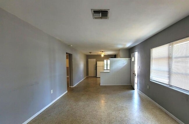 Building Photo - 5806 Siesta Ln