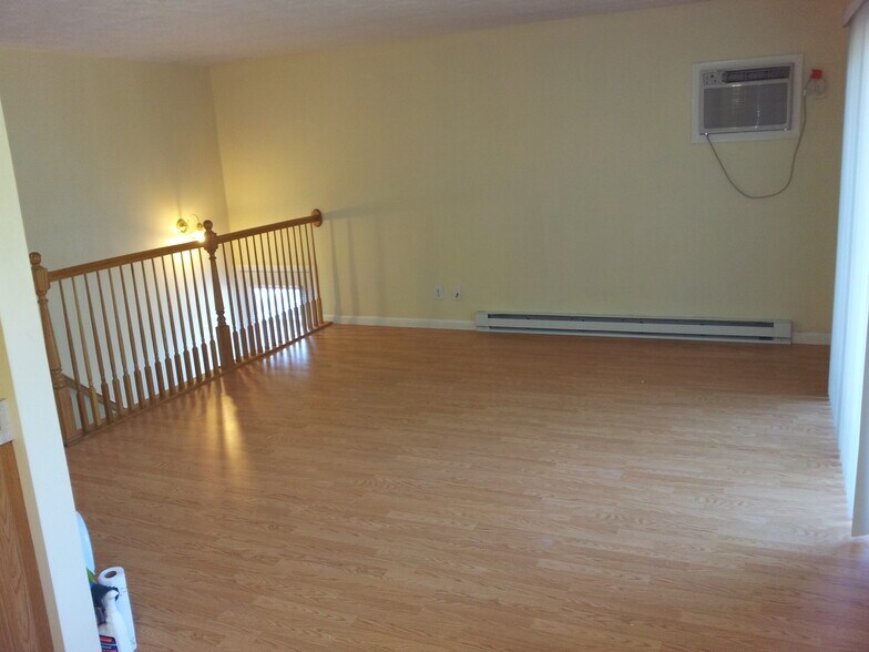 Building Photo - 8122 Verlynda Dr