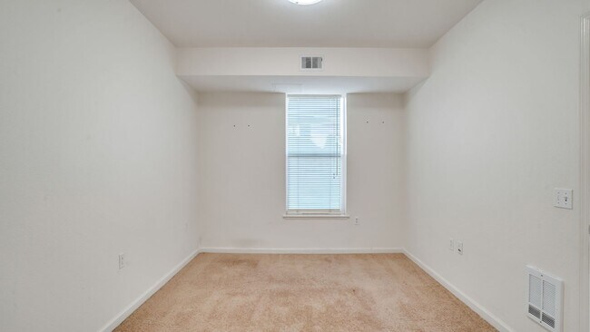 Building Photo - 655 12th St