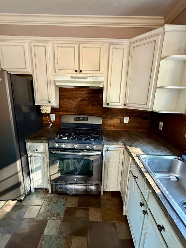 Building Photo - 143 Quail Dr