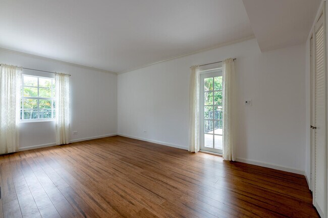 Building Photo - 336 Marlborough Pl