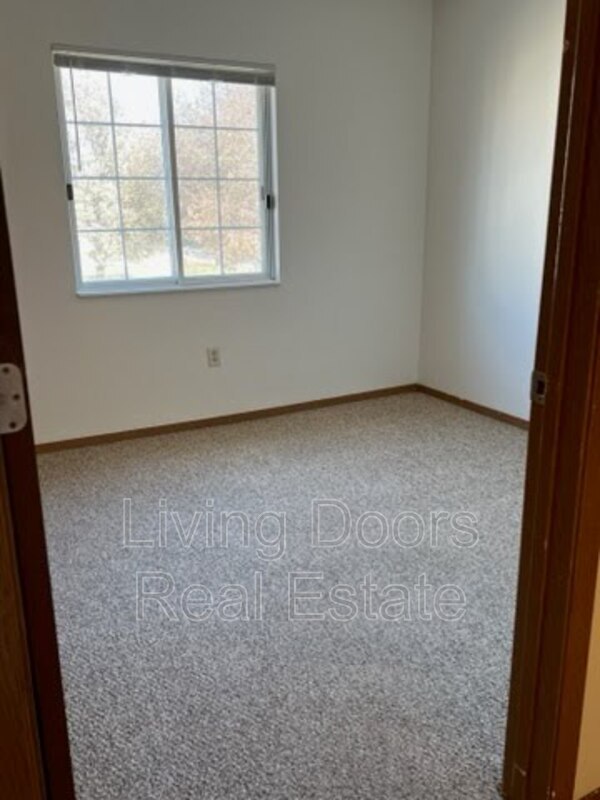 Building Photo - 603 S Washington St