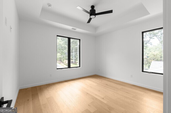 Building Photo - 3293 Lenox Pl NE