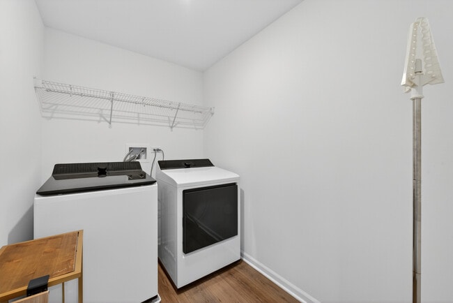 Building Photo - 25631 W Wakefield Dr