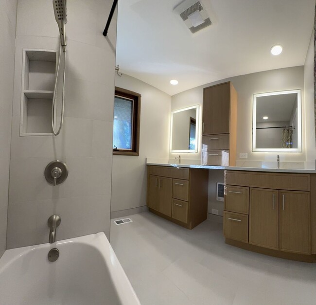 Building Photo - 23362 N Apple Hill Ln