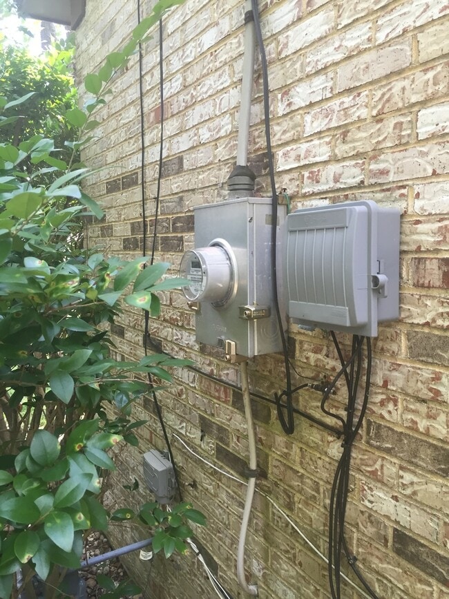 Building Photo - 108 Fair St