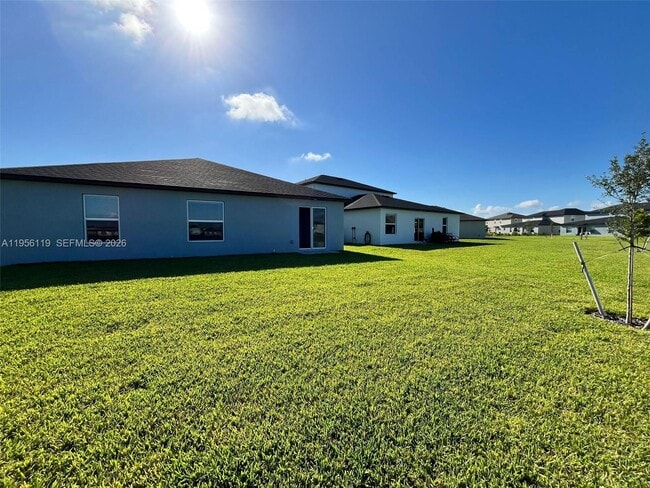 Building Photo - 17603 Paradiso Wy