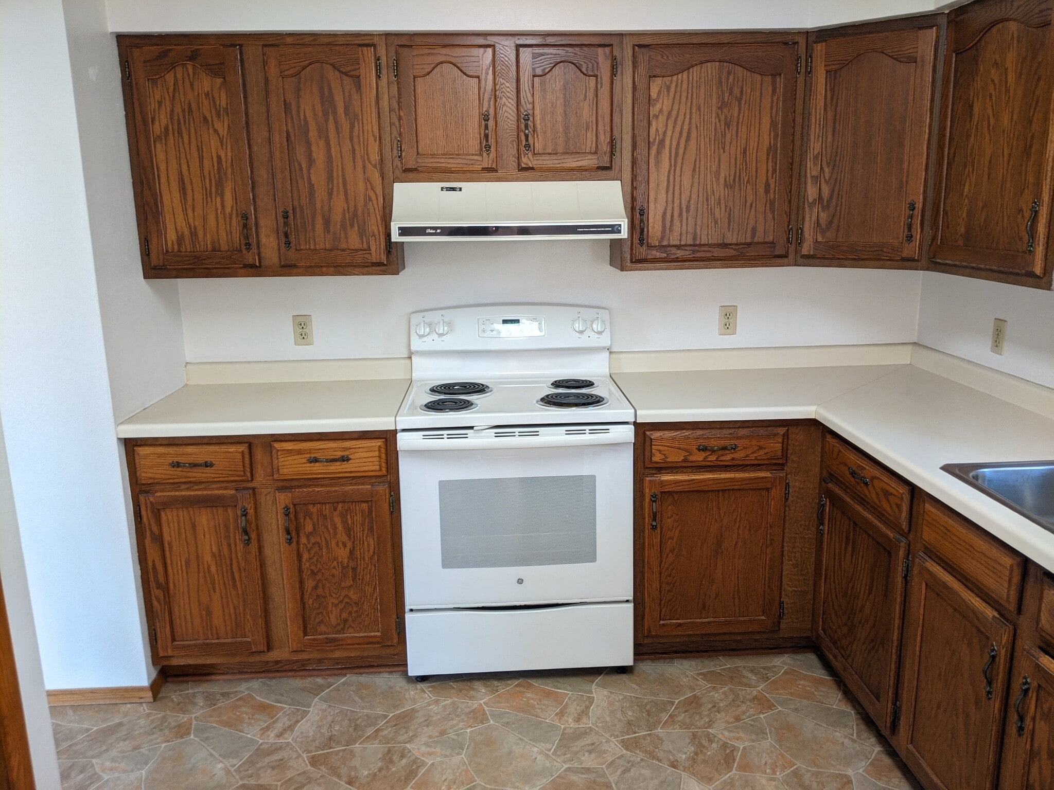 Kitchen - 1910 Tamarack St