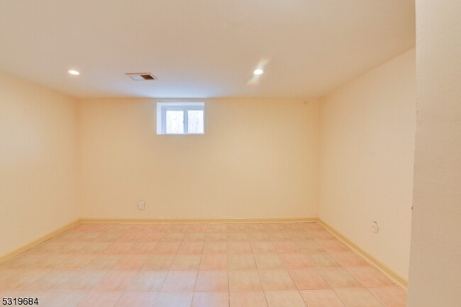 Building Photo - 33 Fairmount Ave