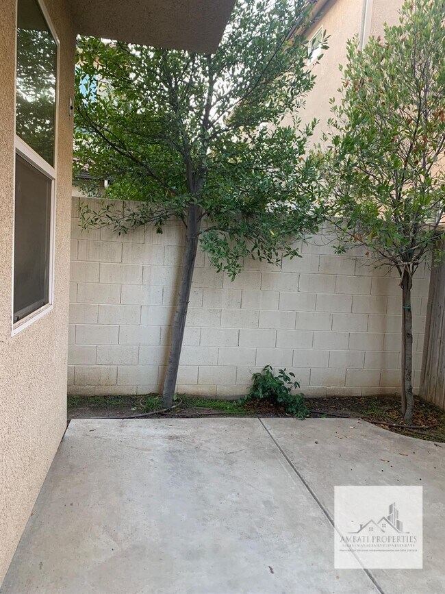 Building Photo - 3663 Etchings Way