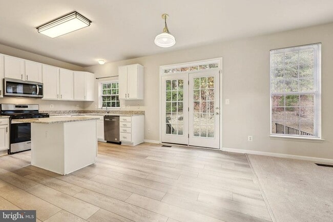 Building Photo - 2880 Myrtlewood Dr