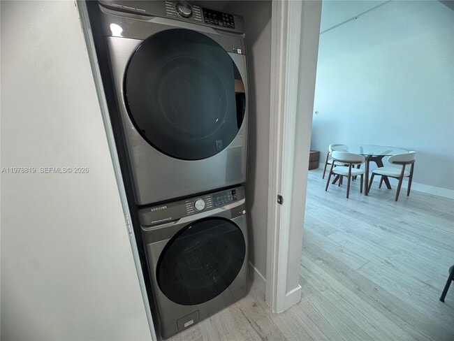 Building Photo - 500 Brickell Ave