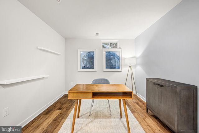 Building Photo - 7658 Clayton Ave