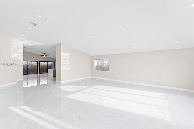 Building Photo - 9940 SW 155th Ave