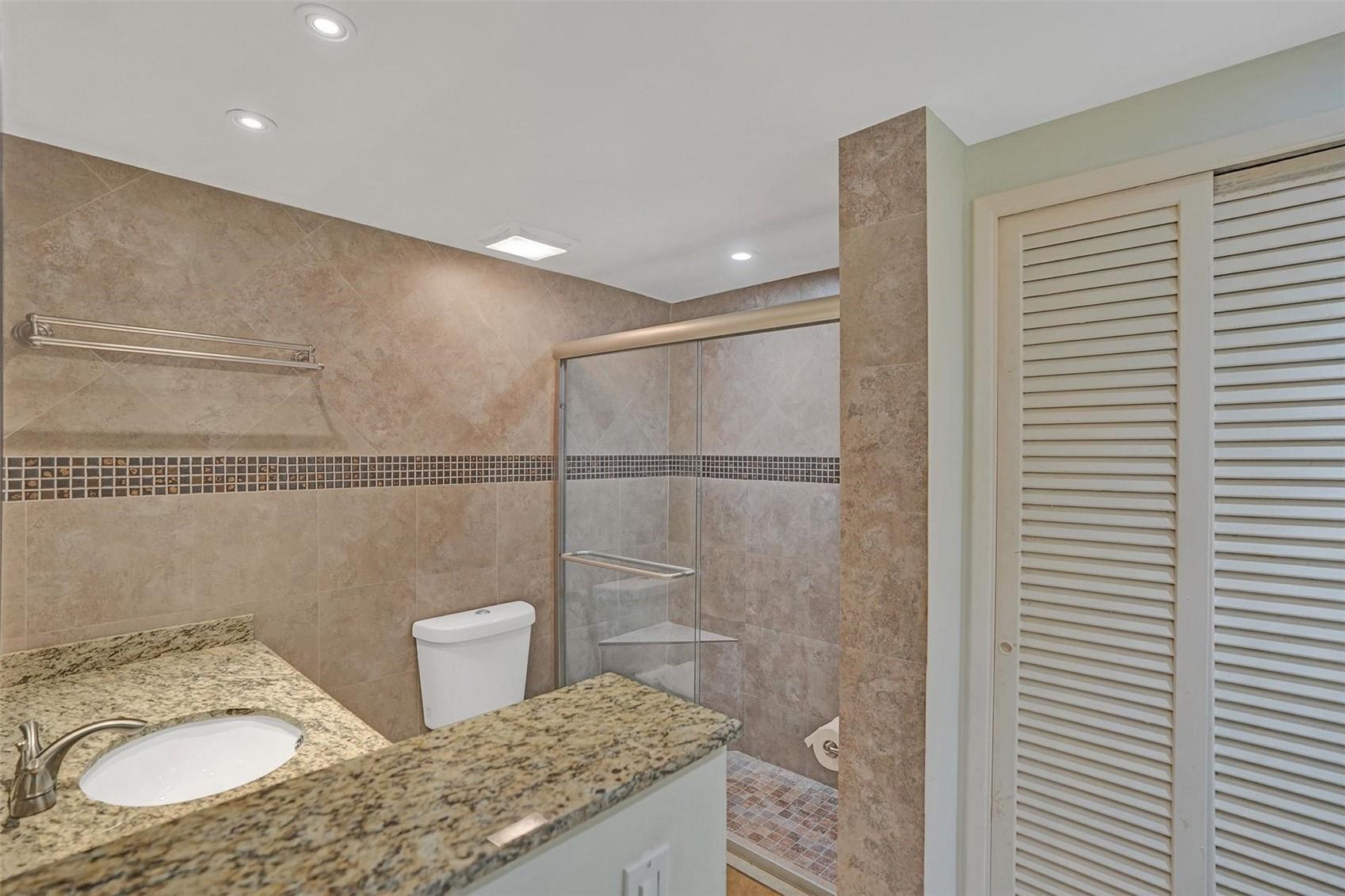 Building Photo - 3800 Galt Ocean Dr
