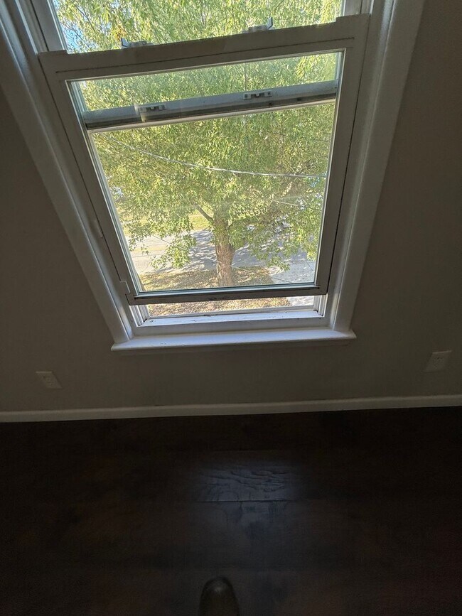 Building Photo - SECTION 8 and EDEN Accepted!! Your Newly Renovated Dream 5 Br Home Awaits!!