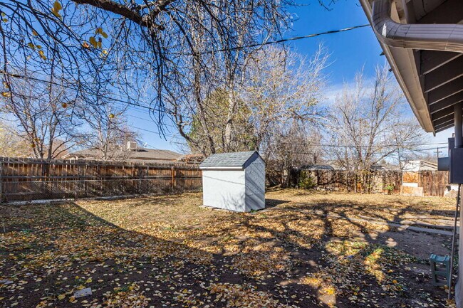 Building Photo - 1635 S Meade St