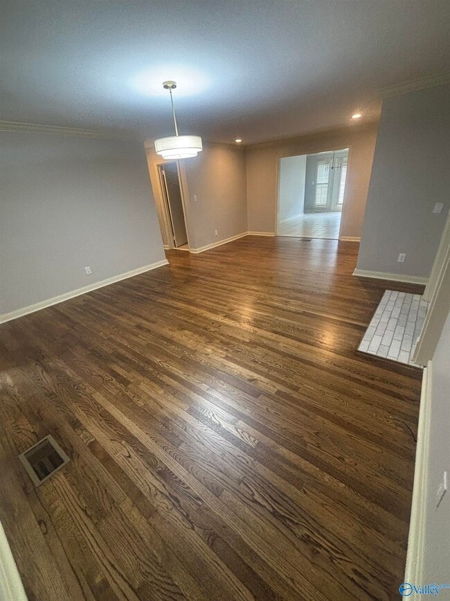 Building Photo - 1308 McClung Ave SE