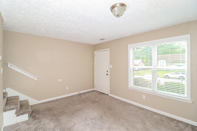 Building Photo - 2156 Oldfield Dr
