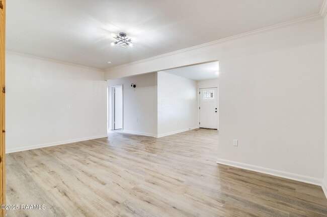 Building Photo - 105 Brockton Dr