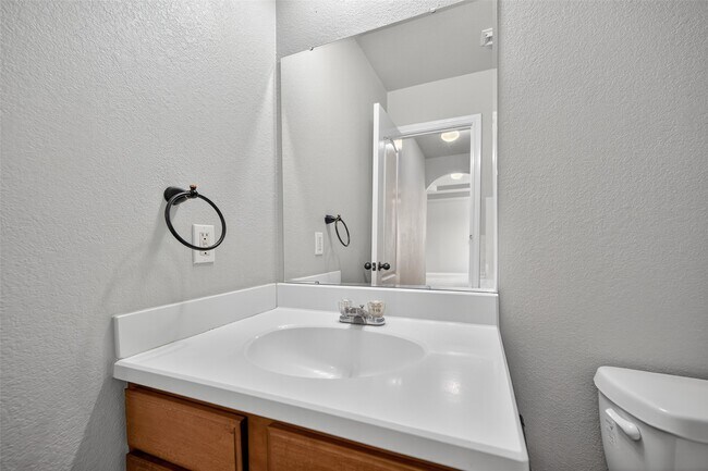 Building Photo - 17314 Blackstone Trails Dr