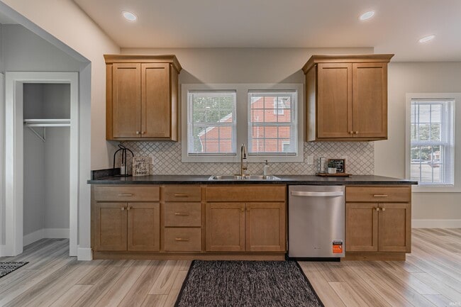 Building Photo - 2013 Vogel Rd