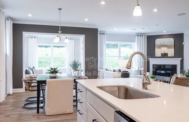 Building Photo - 19016 Yellow Birch Dr