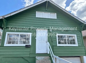 Building Photo - 4 Bedroom 1 bath