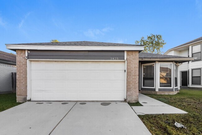 Primary Photo - 3425 Benfield Dr