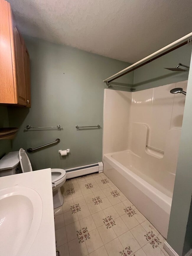 Building Photo - Beautiful 3 Bedroom House to rent @ Neck R...