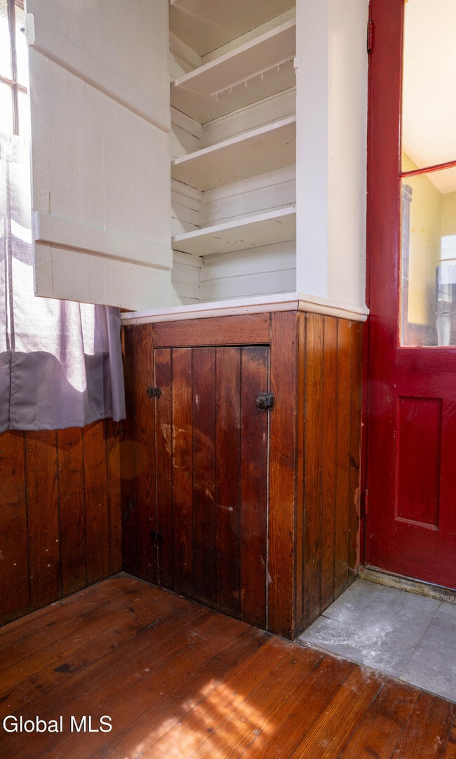 Building Photo - 546 5th Ave