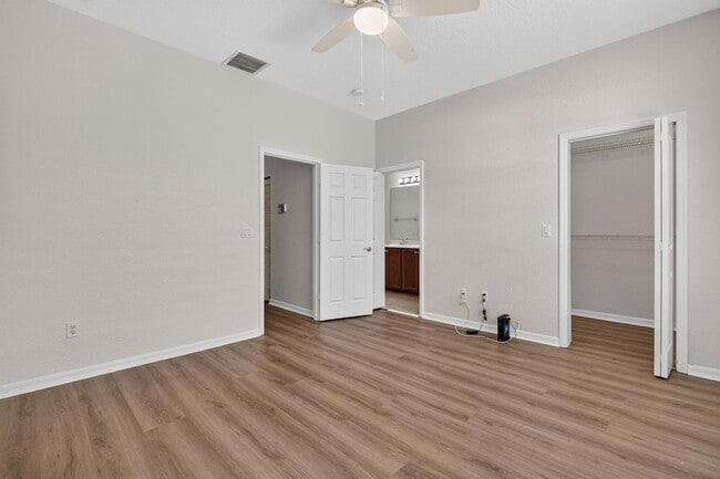Building Photo - 158 W Thatch Palm Cir