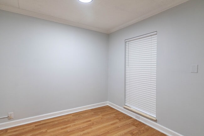 Building Photo - 407 Canberra Dr