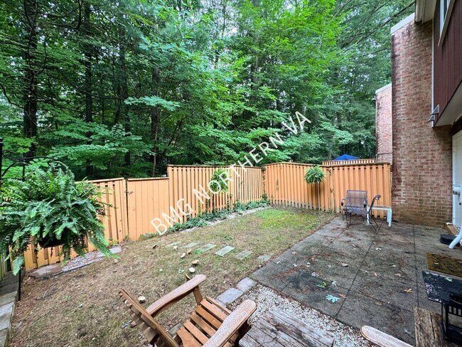 Building Photo - 1476 Greenmont Ct