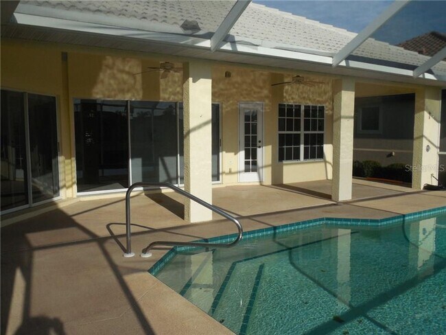 Building Photo - Annual Rental - Waterfront Home in Burnt Store Isles - Punta Gorda