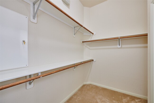 Building Photo - 22 W Greenhill Terrace Pl