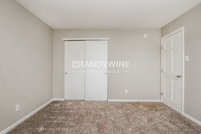 Building Photo - Fully Fenced 4 bedroom in Perry Township