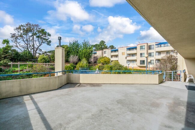 Building Photo - Cutest Condo on the Market!