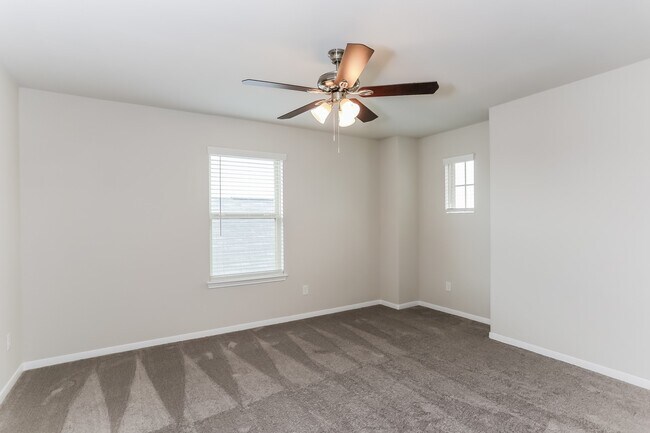Building Photo - 7215 Victorville Dr
