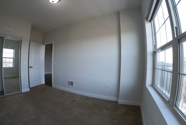 Building Photo - 4447 N Kedzie Ave