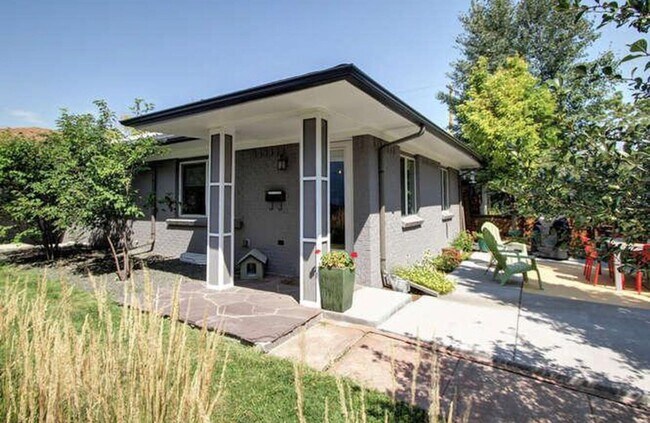 Building Photo - High End LOHI Townhome Available in June!