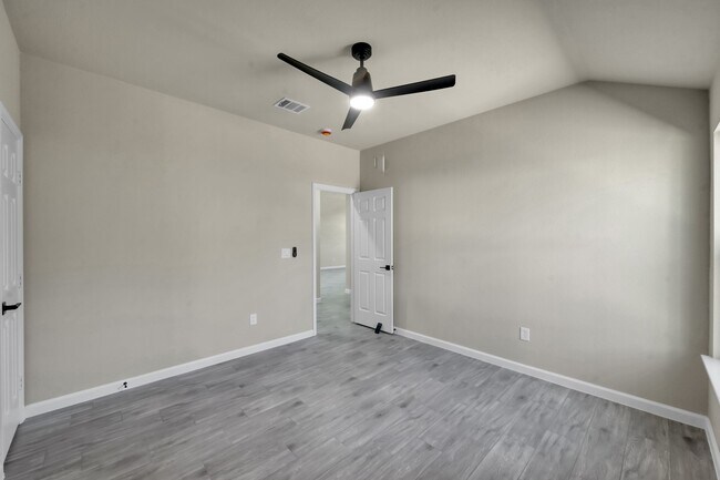 Building Photo - 106 Harbor Ct