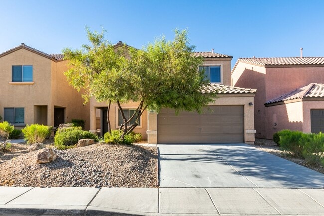 Building Photo - Upgraded spacious 4bedroom home near Mountains Edge!