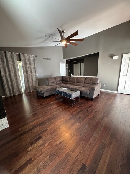 Living room - 15183 Raphael Ter