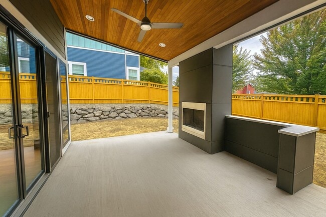 Building Photo - 4bd/2.75ba Renton House