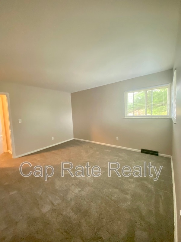 Building Photo - 26 S Hampton Rd