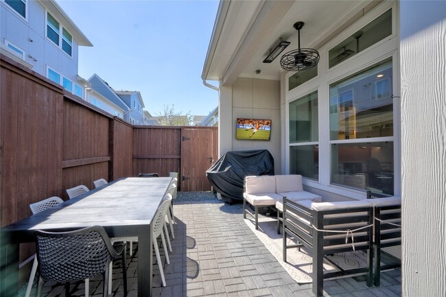 Building Photo - 3603 Kensington Gdns Ln