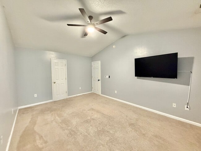 Building Photo - Newly Remodeled 4BD, 2.5BA Raleigh Home wi...