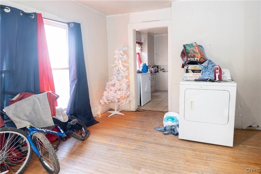 Dining Room - 525 Tallman St